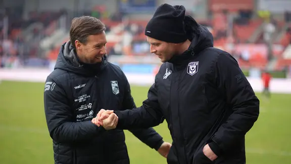 RWE-Trainer Fabian Gerber (li.) und HFC-Amtskollege Robert Schröder (re.) kennen und schätzen sich. | IMAGO / Köhn