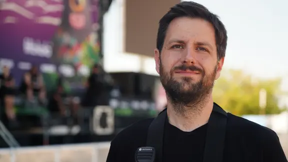 Festivalsprecher Jonas Bode zufolge sind die Kosten für ein Festival wie das Highfield stark gestiegen. | MDR / Konstantin Henß Ein Mann mit Bart.
