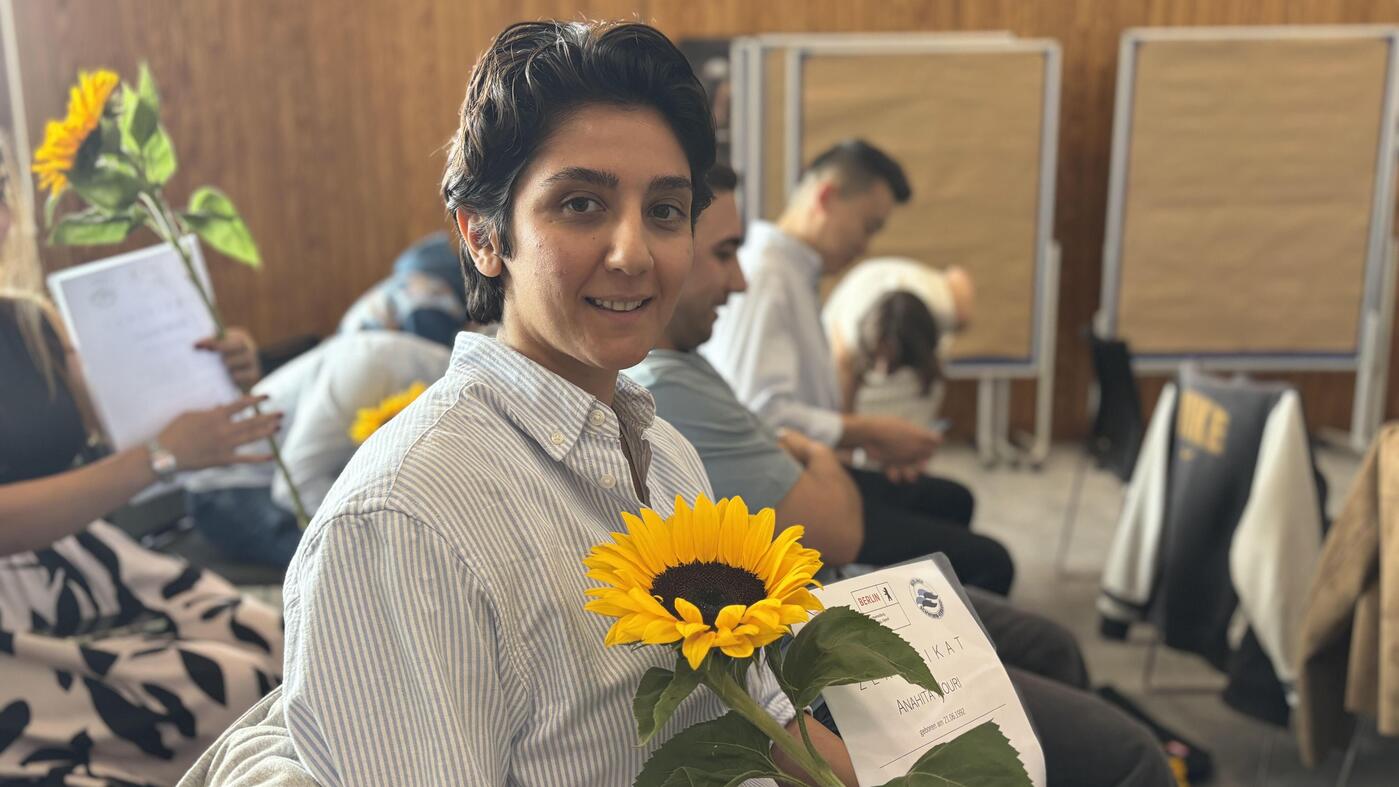 Neuanfang in Berlin: Sie kam aus dem Iran nach Deutschland – und bringt nun Schulkindern das Schwimmen bei