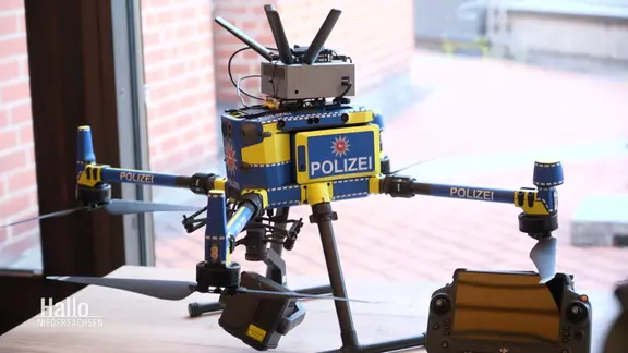 Eine Polizeidrohne. | Screenshot Eine Polizeidrohne.