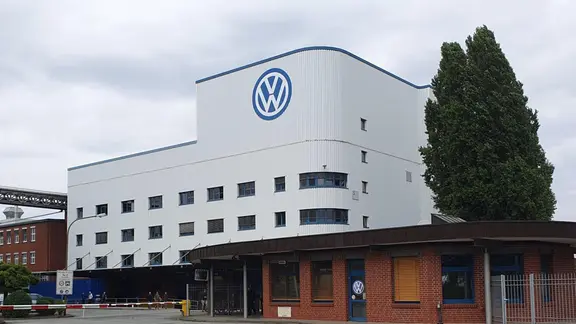Blick auf das VW-Werk in Osnabrück. | NDR, Susanne Schäfer Blick auf das VW-Werk in Osnabrück.