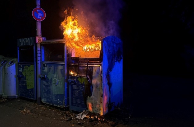 POL-DU: Wanheimerort: Brand eines Altkleidercontainers - Zeugensuche