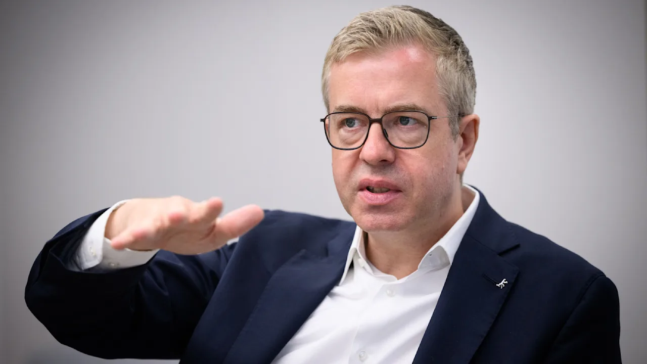 Berlin: CDU will Verfassungstreue-Check für Beamte | Berlin