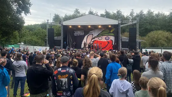 Ein Publikum vor einer Bühne. | NDR, Jana Bohlmann Ein Publikum vor einer Bühne.