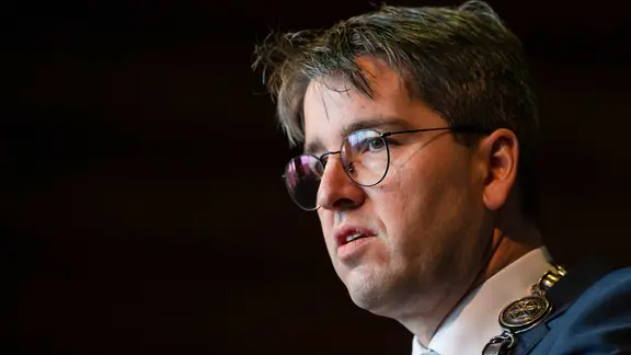 Die Aufnahme zeigt den Politiker Oliver Junk. | picture alliance / dpa | Swen Pförtner Die Aufnahme zeigt den Politiker Oliver Junk.
