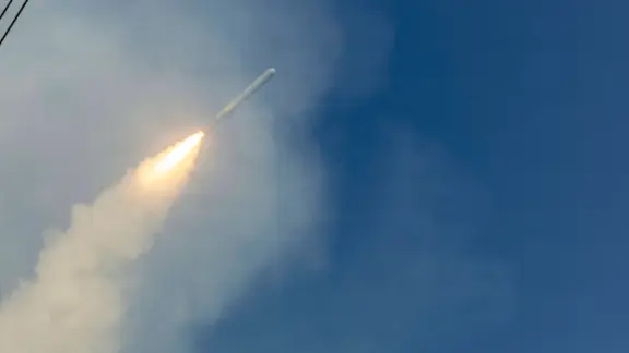 Eine Tomahawk-Ralete fliegt durch die Luft. | IMAGO / ZUMA Press Wire Eine Tomahawk-Ralete fliegt durch die Luft.
