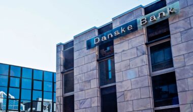 Danske Hits Record as Income Beats, Proposes Extra Payout