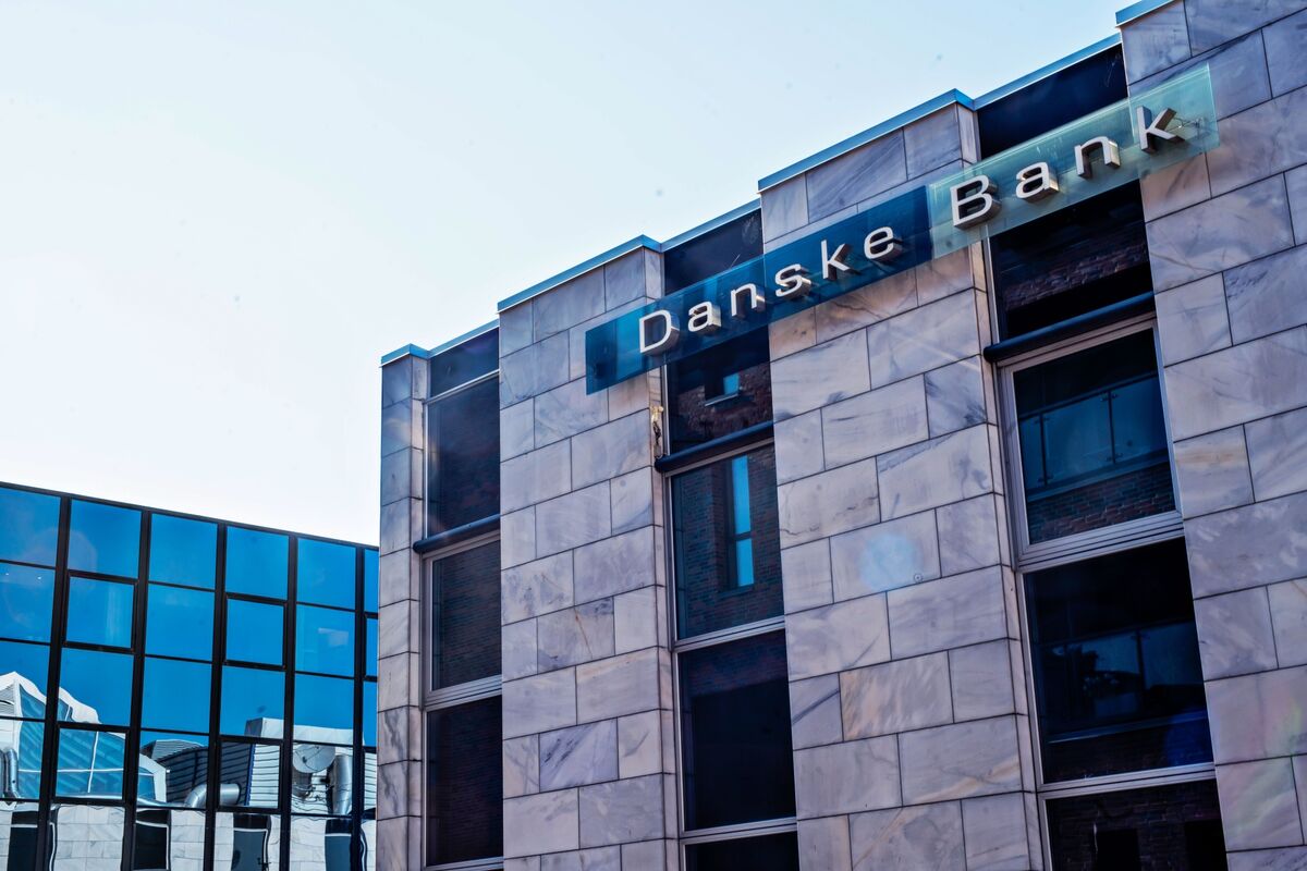 Danske Hits Record as Income Beats, Proposes Extra Payout
