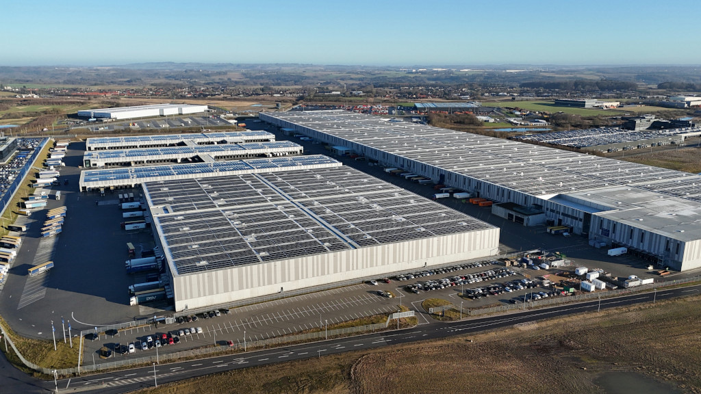 Logistics giant DSV adds PV array to warehouse roof