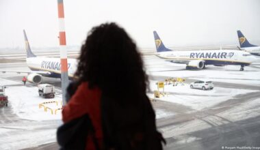 Berlin winter weather keeps planes on the ground