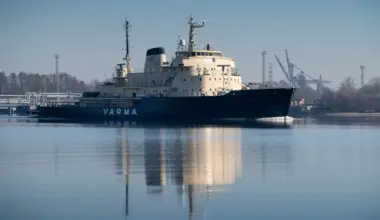 The Old Icebreaker ‘Varma’ Has Gone to Break Ice in the Gulf of Riga