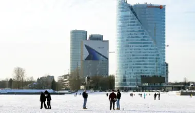 fines introduced for walking on the ice of the Daugava