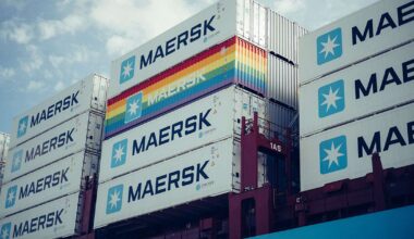 Maersk to Cut 1,000 Jobs, Reports Drop in Earnings