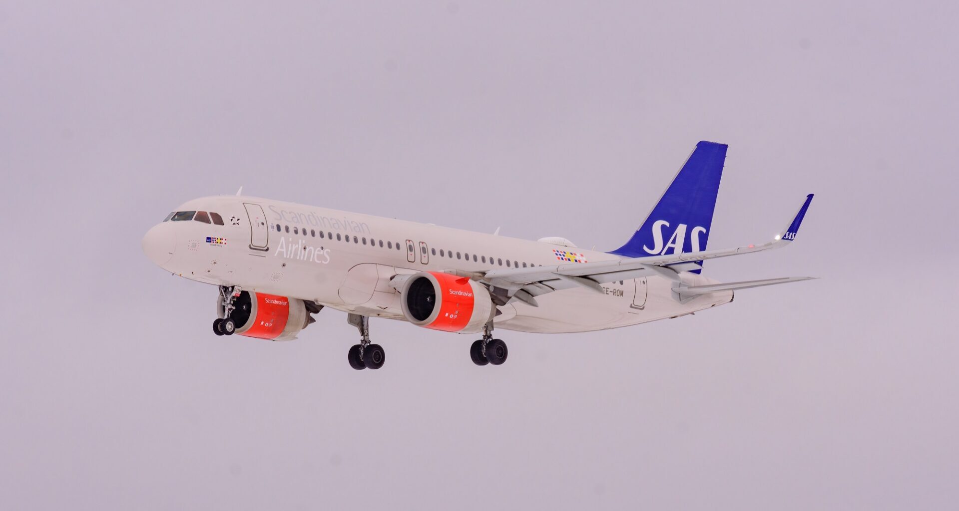 SAS pilot mistakes taxiway for runway in 120mph takeoff