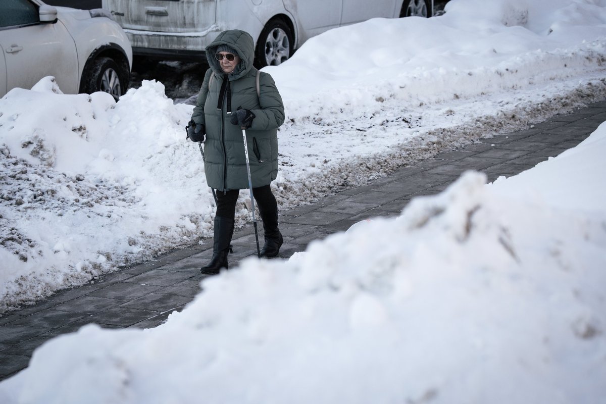 Vilnius clears over 25,000 cubic metres of snow from old town in January