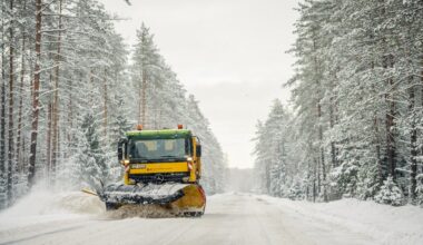 Ceļa tīrī&scaron;ana ziemā.