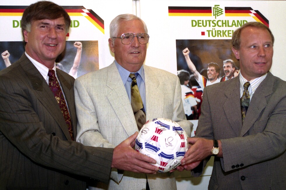 Sepp Piontek, coach of exciting Denmark soccer team, has died at 85