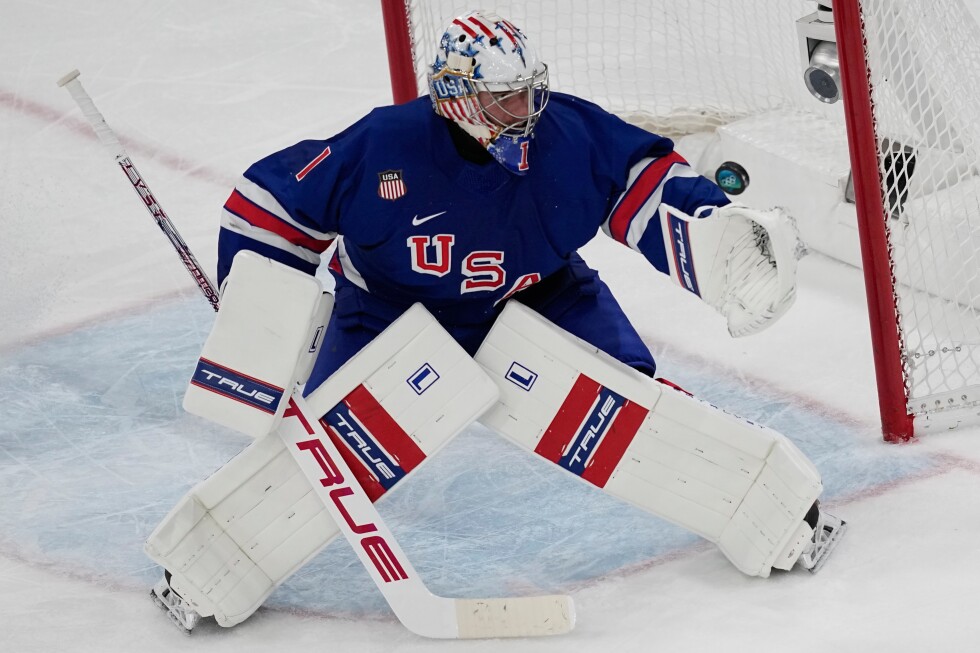 American Jeremy Swayman allows a long-distance goal at the Olympics