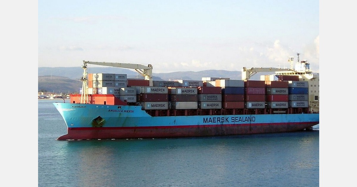 Maersk reroutes vessels via Cape due to Red Sea constraints