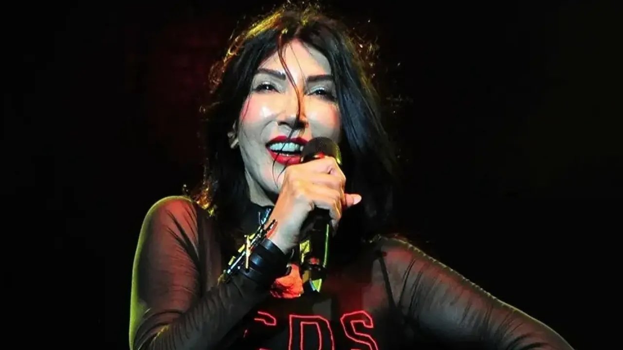 Turkish prosecutors investigate pop star over concert slogans, remarks