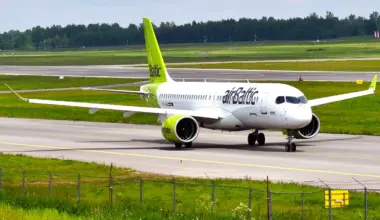 airBaltic Airbus A220