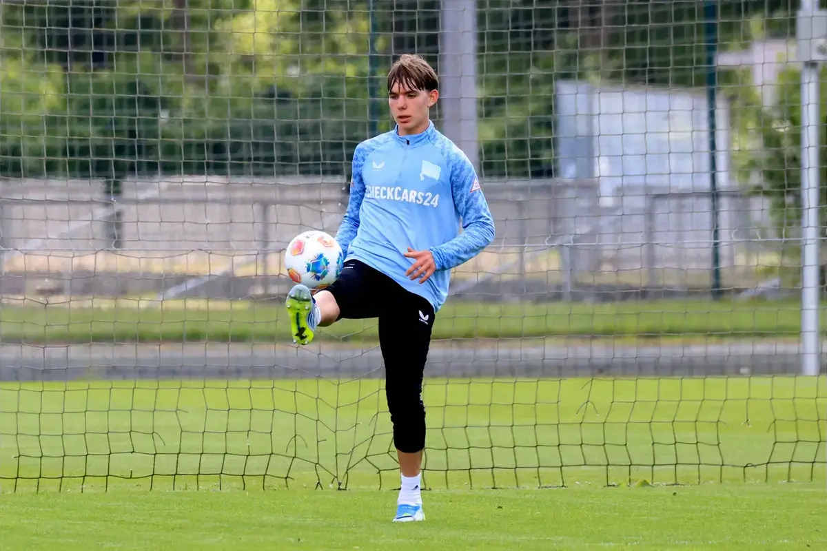 Man City Think They Have Made 'Ideal Offer' That Ensures They Will Beat PL Rivals To Signature Of German Wonderkid