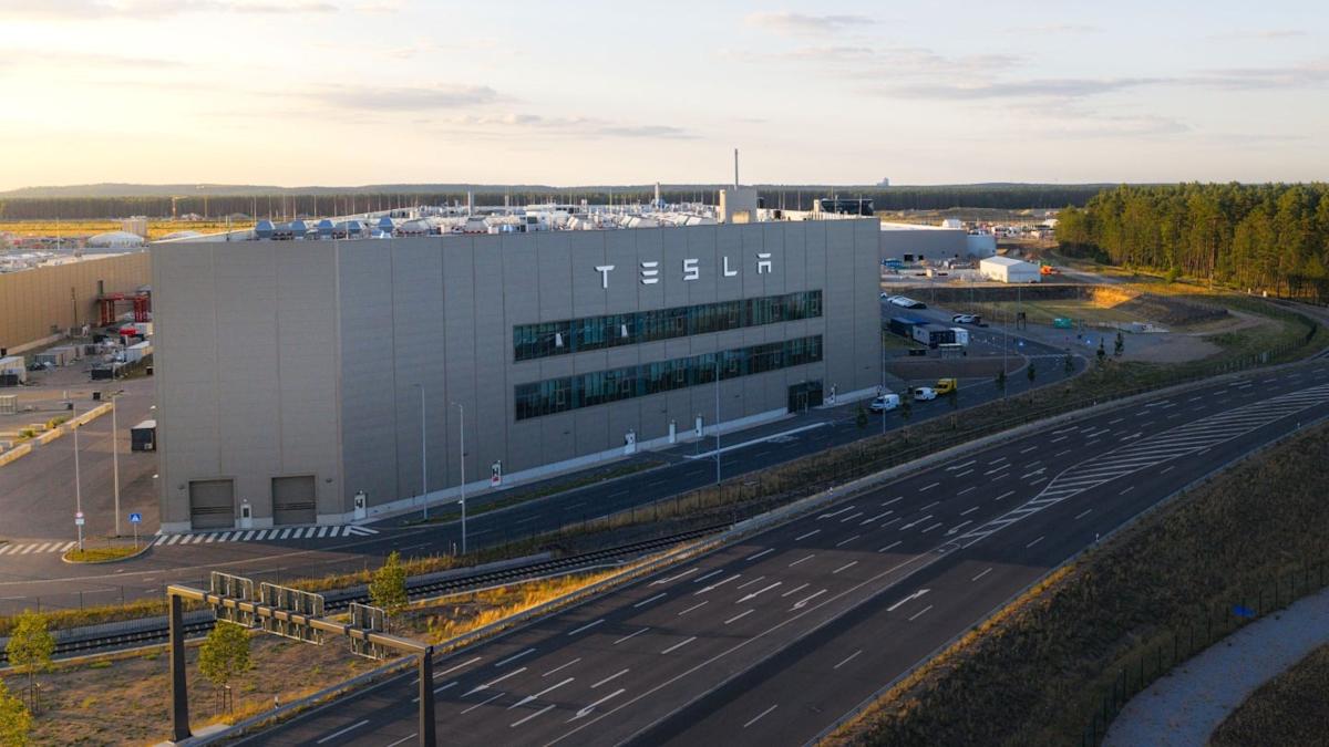 Tesla commits $250m to Berlin gigafactory expansion