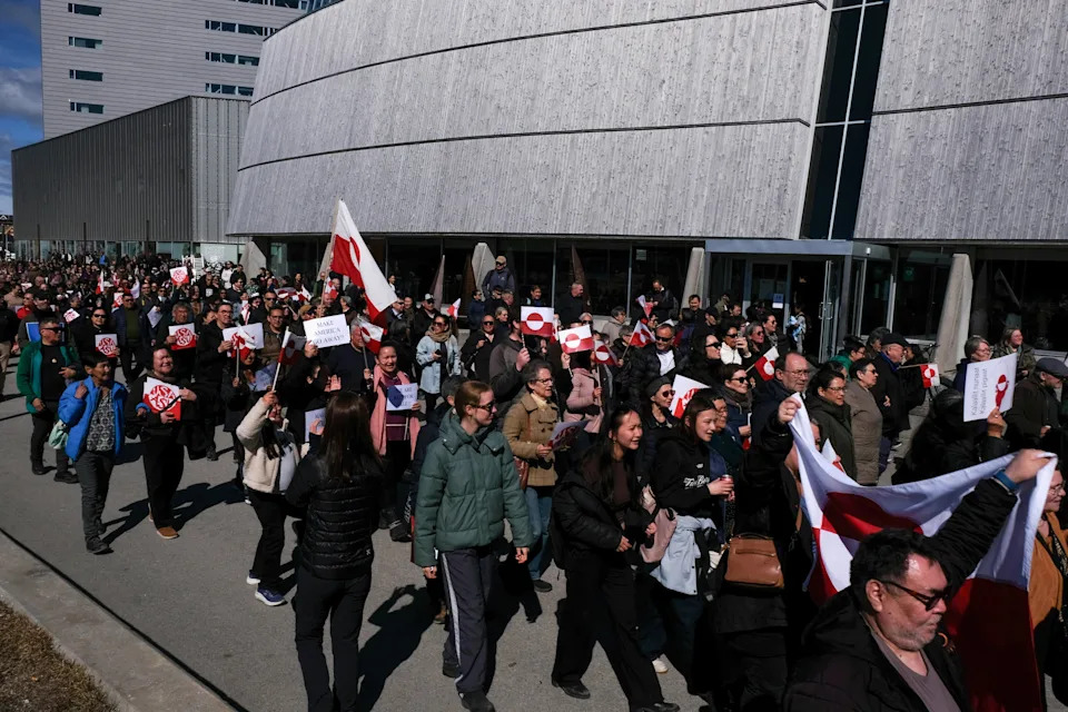 Around 500 people gathered to protest. / Tim Barsoe / REUTERS/Tim Barsoe