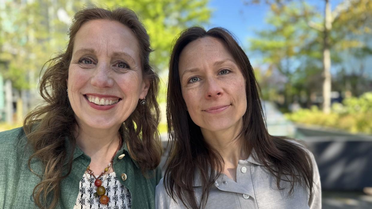 Local politicians Anneke Veenhoff (left) and Anke Bakker smile at the camera