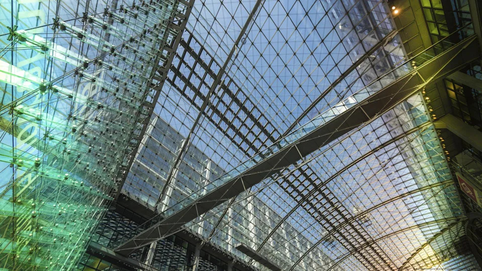 'A cathedral of transport': A structure with many picture-worthy angles<span class="copyright">Karl-Heinz Spremberg/imageBROKER/picture alliance</span>