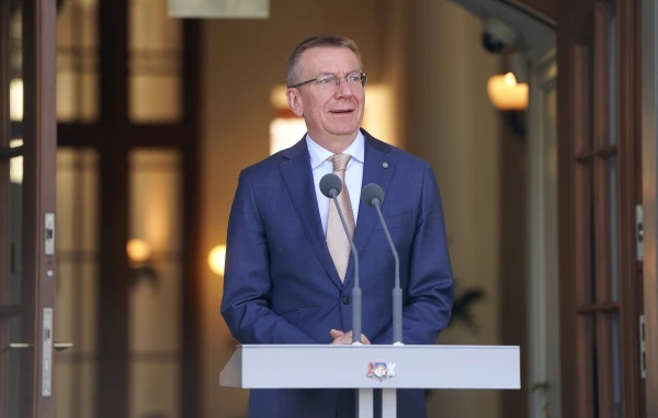 president urgently gathers all parties at the Riga Castle