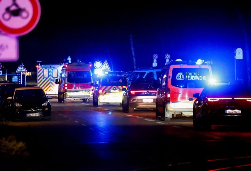 US Ebola patient in Berlin hospital not critically ill, family tests negative