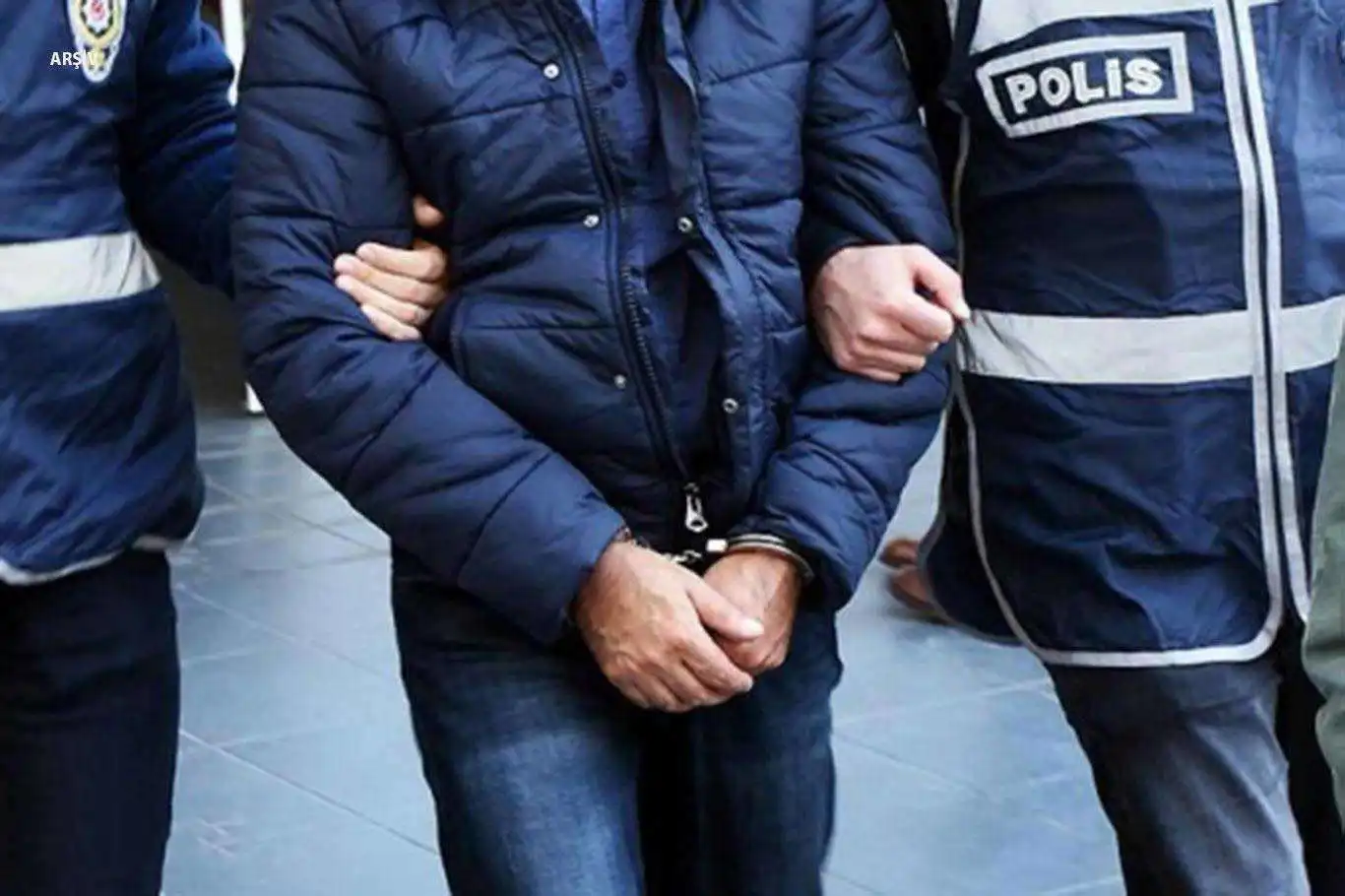 Turkey orders detention of 4 civil servants over alleged Gülen links