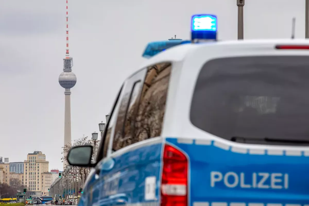 Berlin police launch major crackdown on organised crime, illegal weapons trade