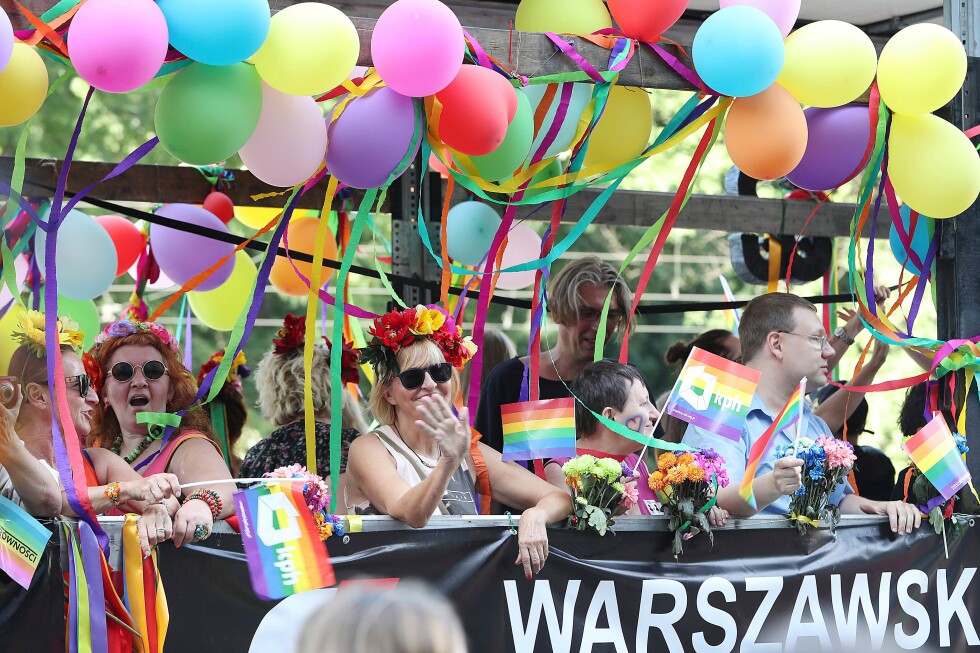 Warsaw registers its first same-sex marriage