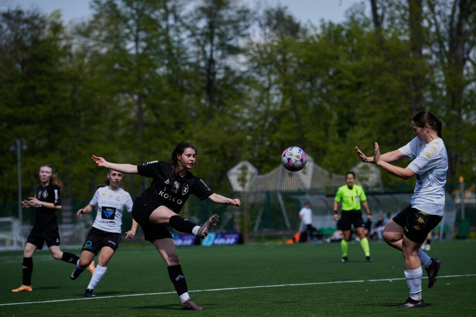 Warsaw soccer club AKS Zły challenges nationalist stadium culture
