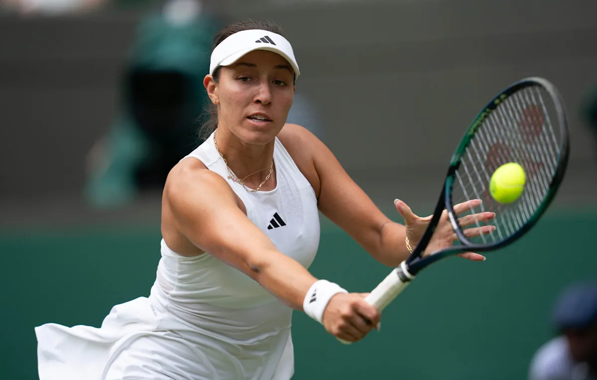 Berlin Tennis Organizers Issue Apology for ‘Inappropriate Behavior During Evacuation’ As Pegula-Nosková Delay Continues