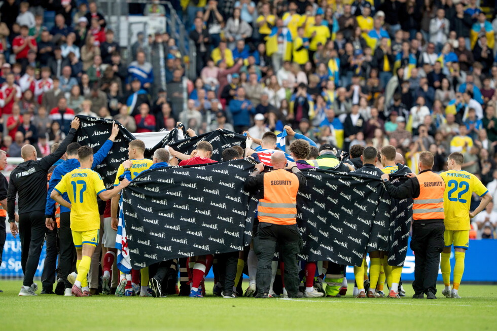 Christian Eriksen 'conscious' after another on-field collapse in Denmark match, national team says