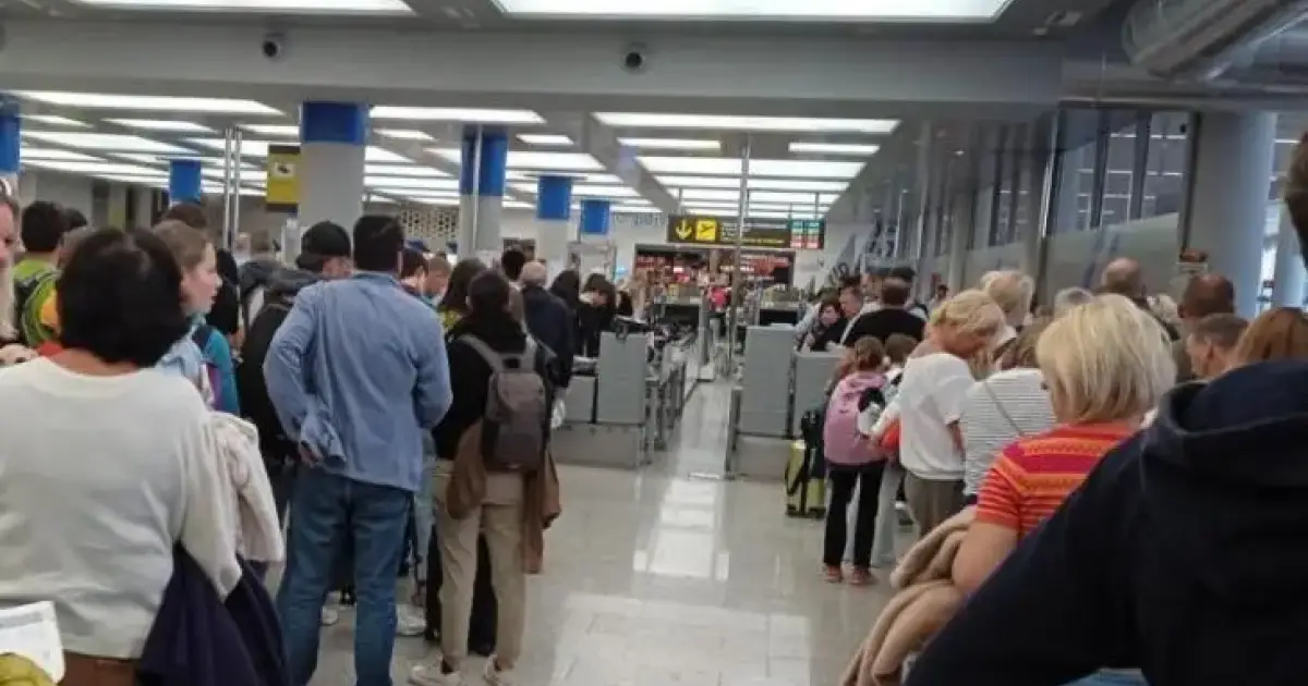 New UK Spain 20 euro entry ETIAS visa for Britons delayed again due to chaotic launch of EU entry/exit border control which Brussels is standing by