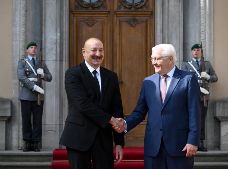 Azerbaijani, German presidents meet in Berlin