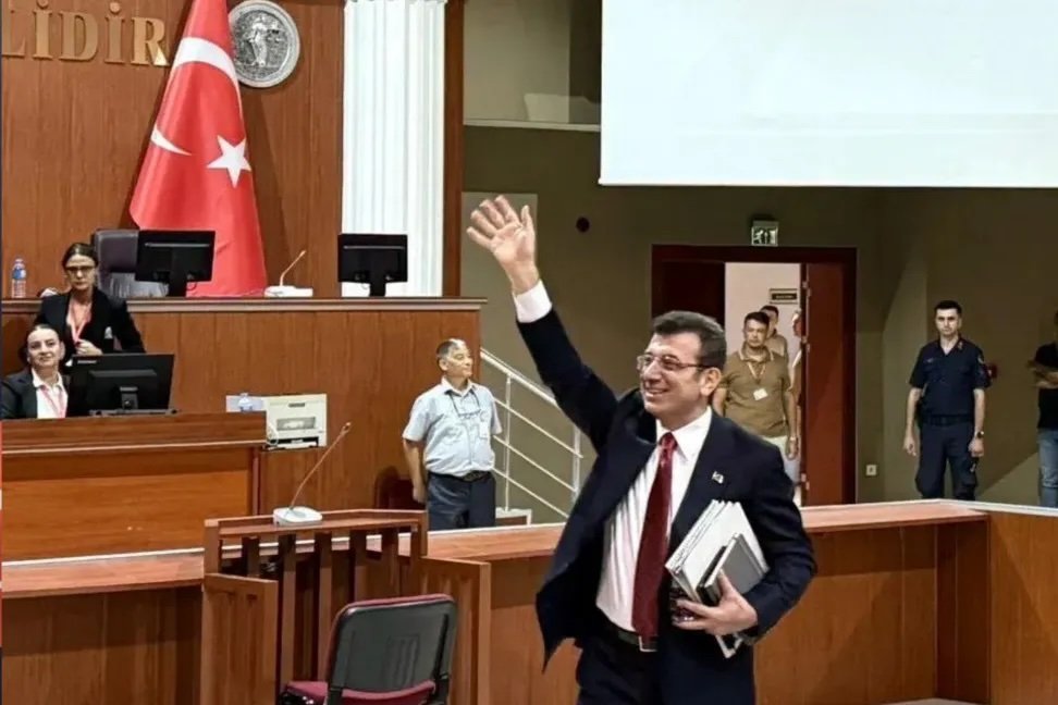 Jailed İstanbul mayor faces investigation over courtroom remarks