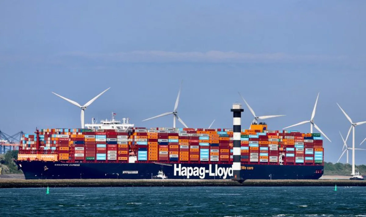 Maersk, Hapag-Lloyd to resume sailings through Suez Canal for one of their services