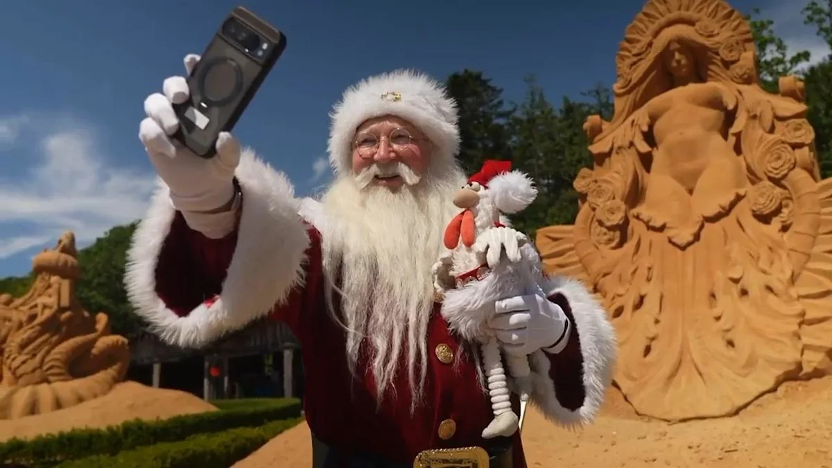 It's a very merry July from Denmark's World Santa Claus Congress
