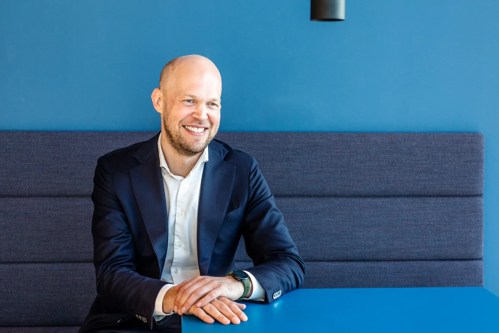 “Right now, that’s not something we expect, but we’re keeping an eye on it,” said Rasmus Errboe at the open conference Folkemødet in June, when asked about Ørsted’s plans to buy Chinese wind turbines. | Photo: PR