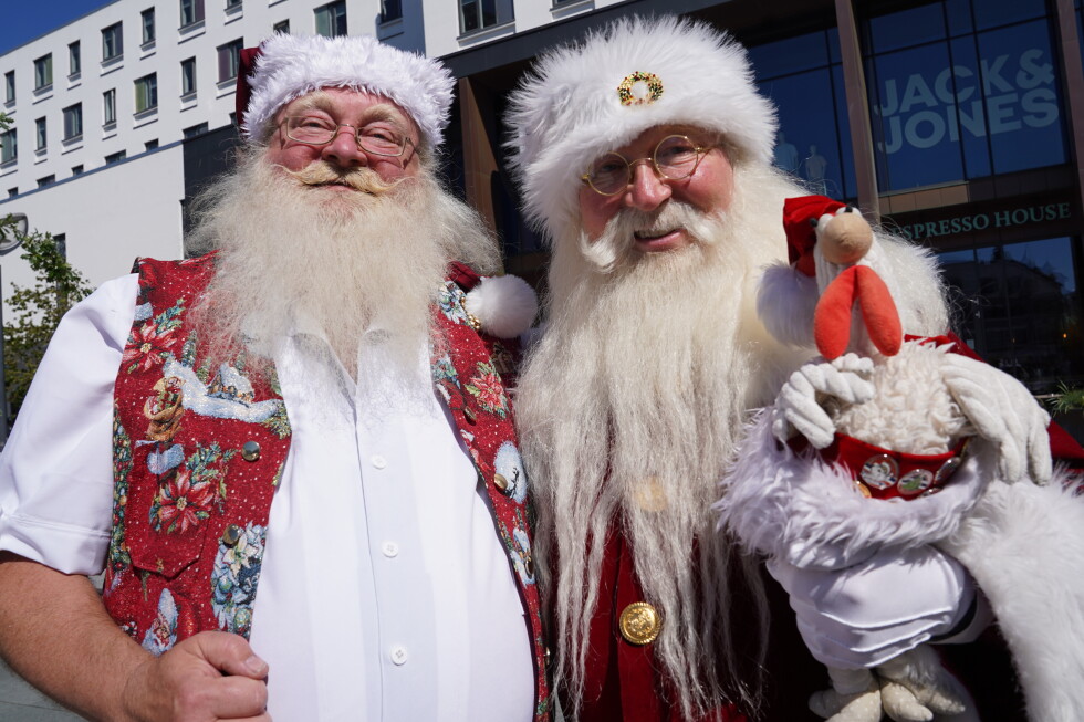 Santas and elves flock to Danish city for midsummer tradition