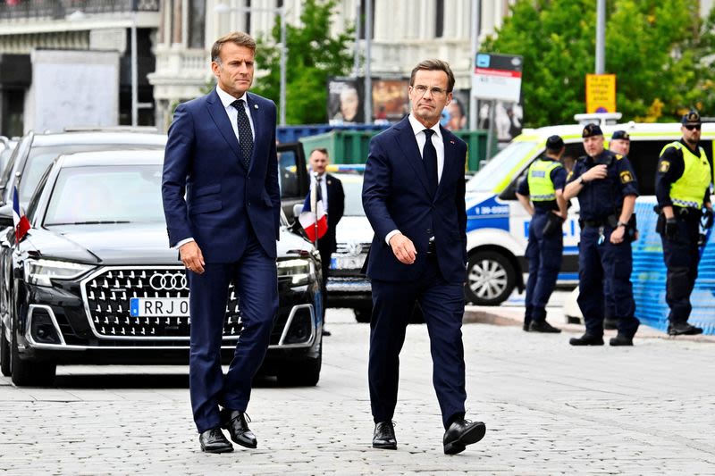 Sweden signs French warship order to boost its defence