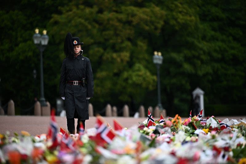 Norway mourns King Harald as crowds gather at royal palace