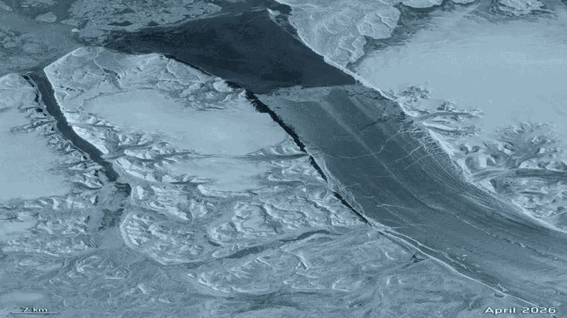 Manhattan-sized iceberg snaps off glacier in Greenland