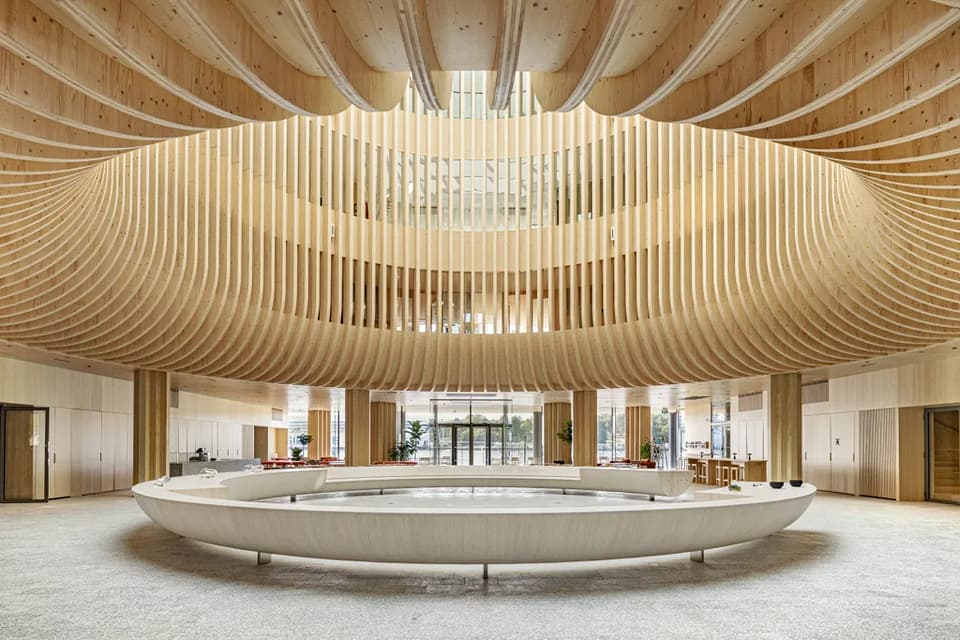 The entrance hall of Solo Sokos Pier 4 hotel