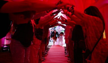 Dozens tie the metaphorical knot at Amsterdam's Pride event
